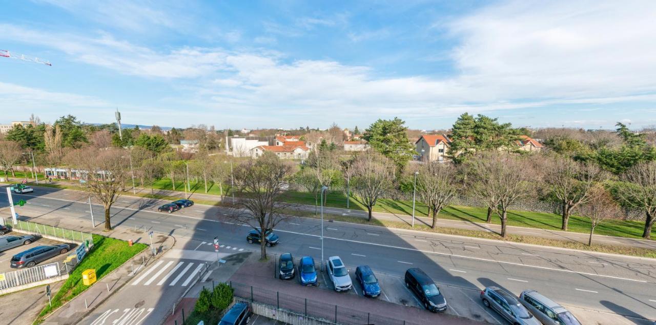 T2 De Standing Climatise Avec Parking Prive, Tram T2 T5, Hopitaux Est Leilighet Bron Eksteriør bilde