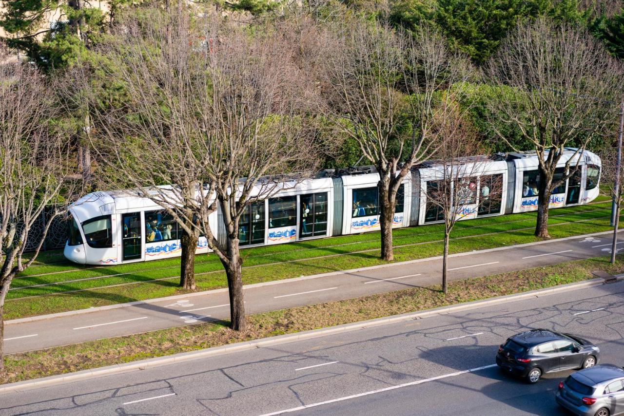 T2 De Standing Climatise Avec Parking Prive, Tram T2 T5, Hopitaux Est Leilighet Bron Eksteriør bilde